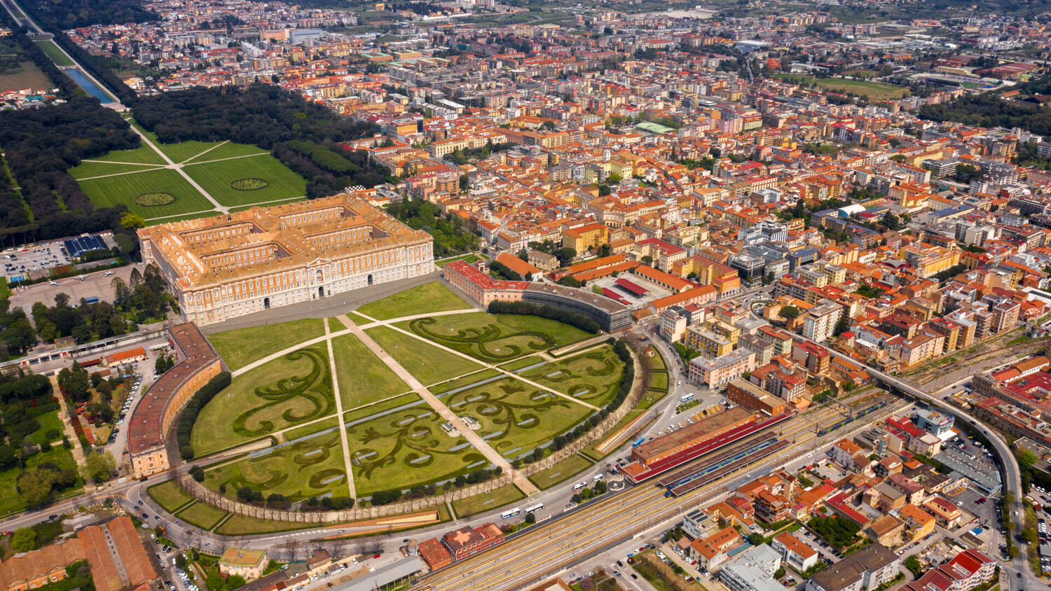 Visit Caserta: Explore the Majestic Royal Palace - 2025 - 2 - Visit Caserta Visit Caserta - Visit Caserta: Explore the Majestic Royal Palace - 2025 - 1